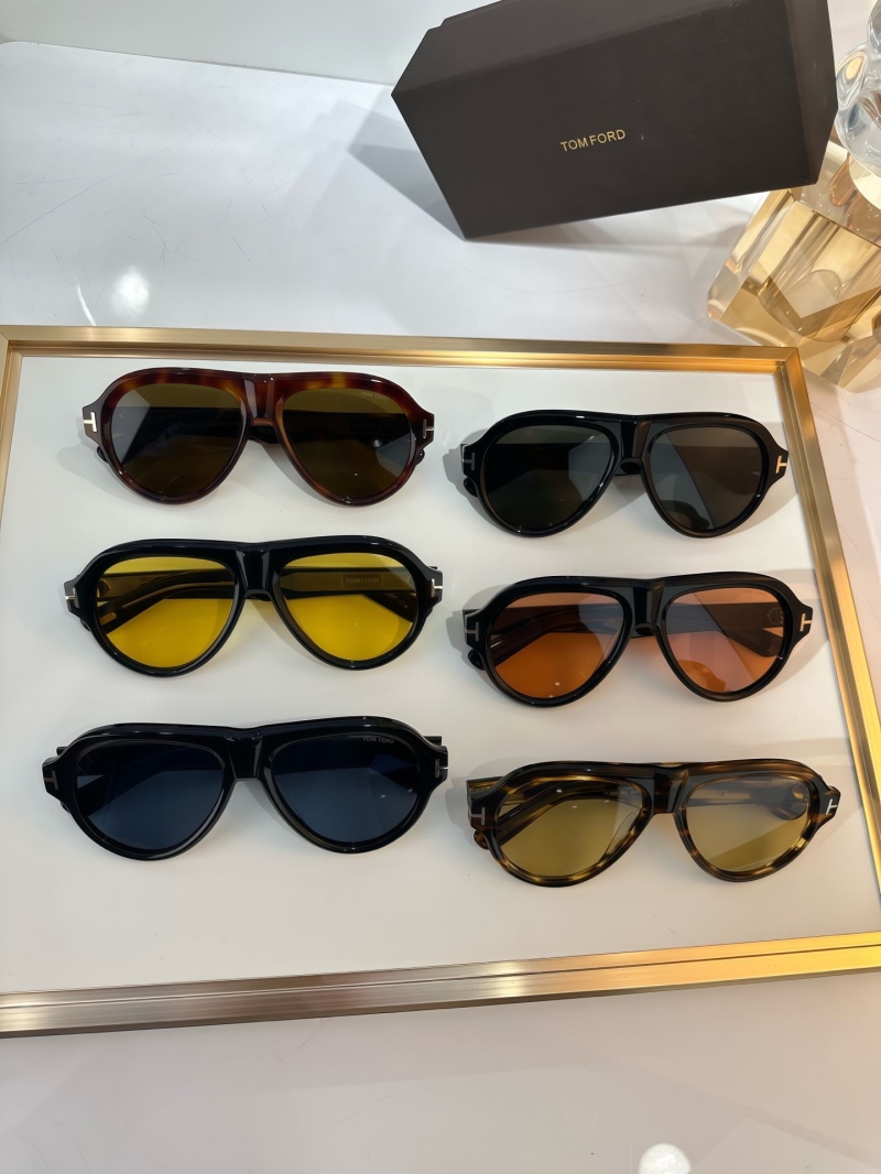 TOM FORD
